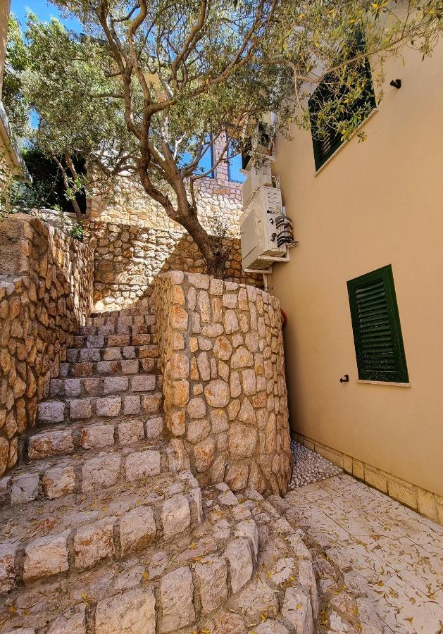 Villa Relax , With Seaview And Two Pools Near Beach Starigrad  Buitenkant foto