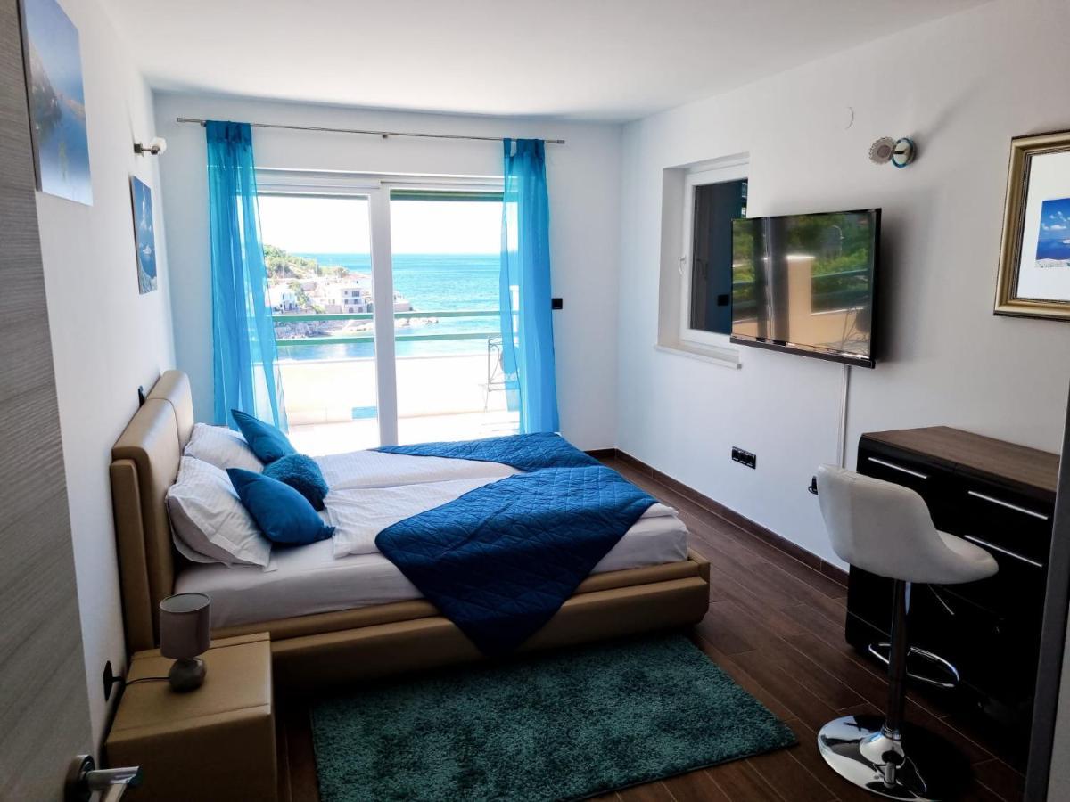 Villa Relax , With Seaview And Two Pools Near Beach Starigrad  Buitenkant foto
