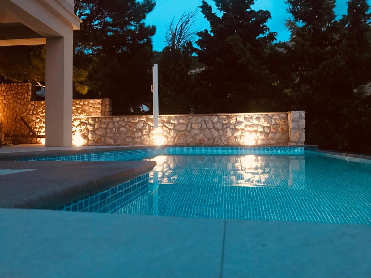 Villa Relax , With Seaview And Two Pools Near Beach Starigrad  Buitenkant foto